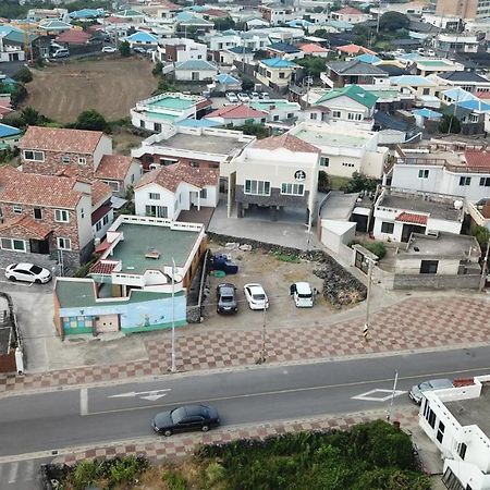 Be Road House Hotel Jeju Exterior photo