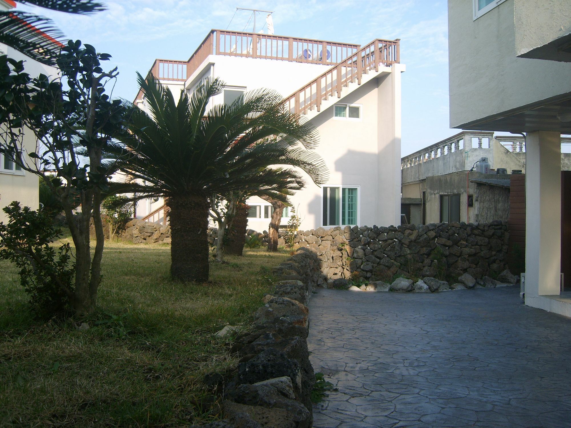 Be Road House Hotel Jeju Exterior photo
